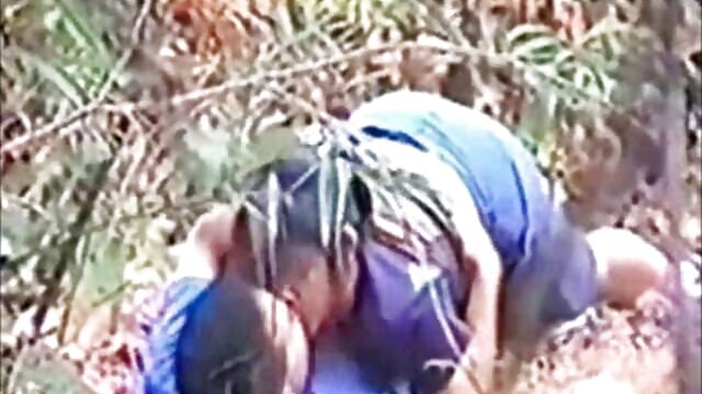 Гайхалтай : Халуун дээр амралтаараа төөрөгдүүлсэн залуу гал тогооны өрөөнд цохиж байна Хөргөх порно кино