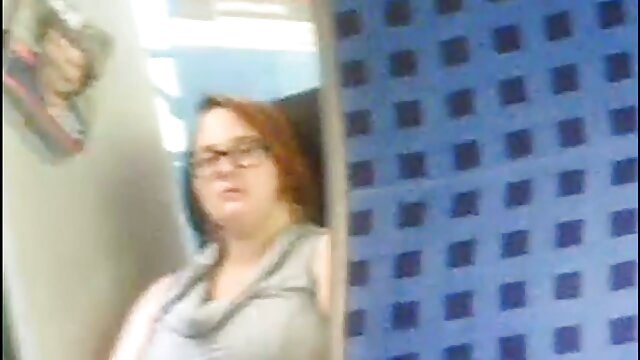 Гайхалтай :  Эвэртэй хос хамтад нь авч, гал тогоонд өөрсдийгөө шураг Хөргөх порно кино 
