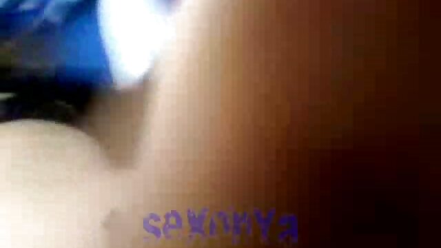 Гайхалтай :  Brunette охин харуулж унтраах түүний гайхалтай бие болон авдаг хатуу цохиж байна Хөргөх порно кино 