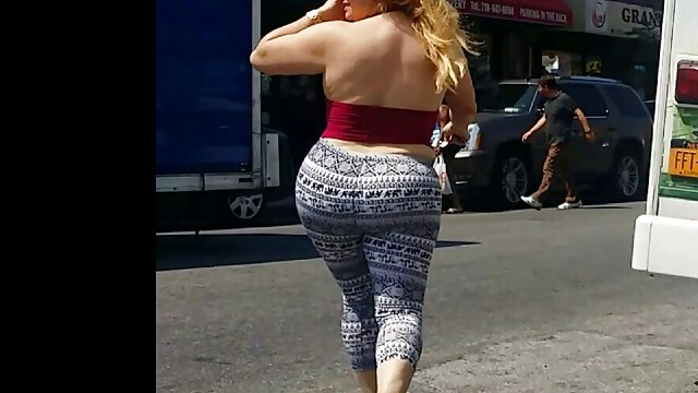 Гайхалтай : Өнөө орой brunette is driding on cock, шаргал үстэй сууж байна нүүрэн дээр Хөргөх порно кино
